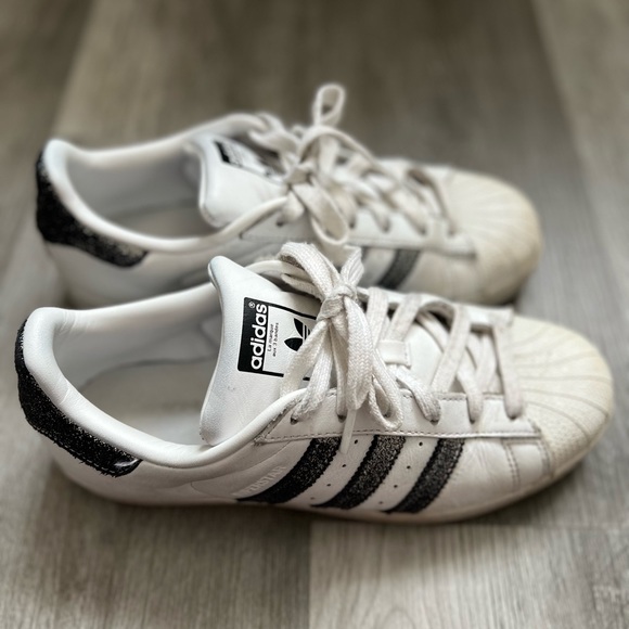 Adidas Superstar - Picture 2 of 4